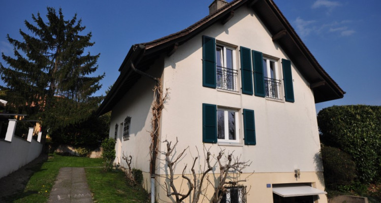 Chambre spacieuse à louer dans belle villa au cœur de Gland image 5