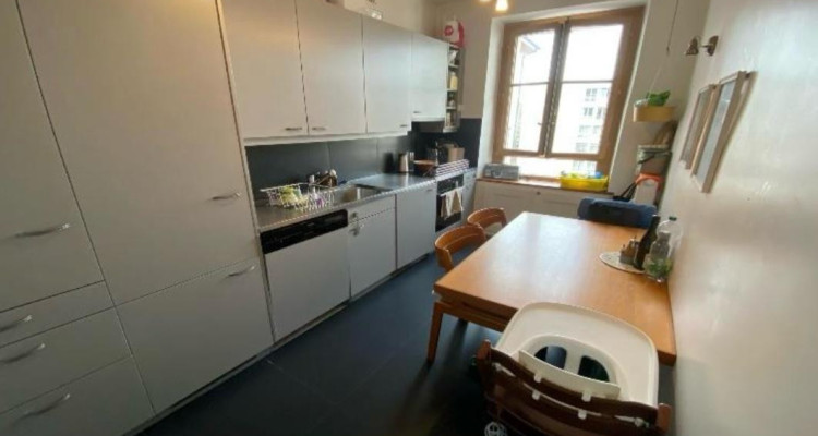 Appartement de 3,5 pièces meublés au 4ème étage localiser à Genève 1208 image 3