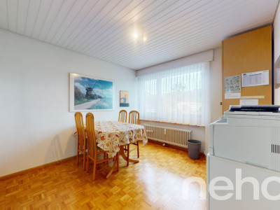 Großzügige 6-Zimmer-Wohnung mit toller Aussicht image 1