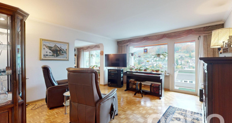 Großzügige 6-Zimmer-Wohnung mit toller Aussicht image 4