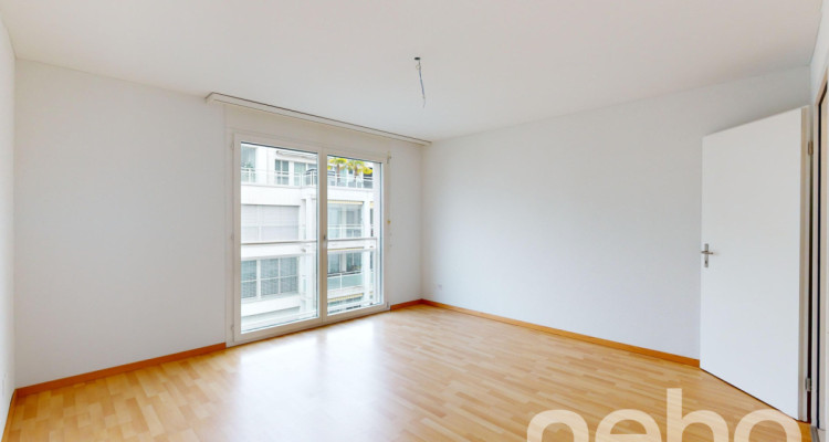 Zentrale, lichtdurchflutete und grosszügige 4.5 Zimmerwohnung image 11