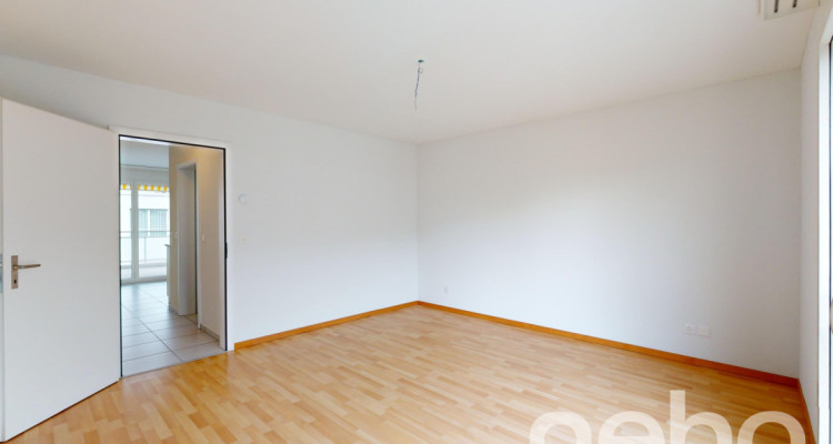 Zentrale, lichtdurchflutete und grosszügige 4.5 Zimmerwohnung image 12