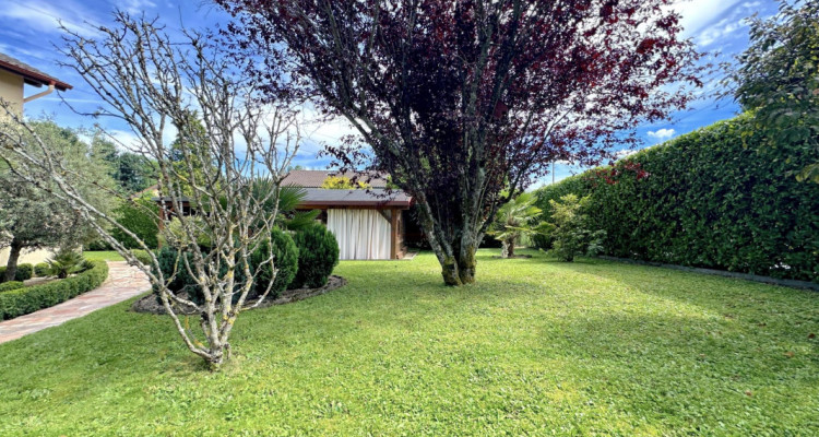 Maison avec Jardin, Terrasse et Espace de Vie Extérieur image 1