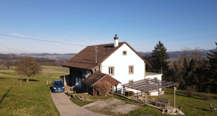 Ferme d’habitation de 5.5 pièces avec parcelle de 10487 m2 image 2