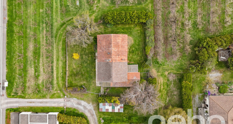 Fort potentiel: maison à rénover sur parcelle généreuse à Charrat image 5