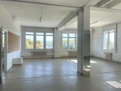 Atelier / bureaux / loft de 145m2 image 1