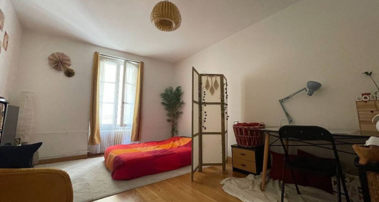 Appartement de 2 pièces au 1ère étage localiser à Genève 1205 image 1