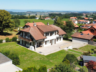 Spacieuse maison composée de deux appartements avec vue dégagée image 1