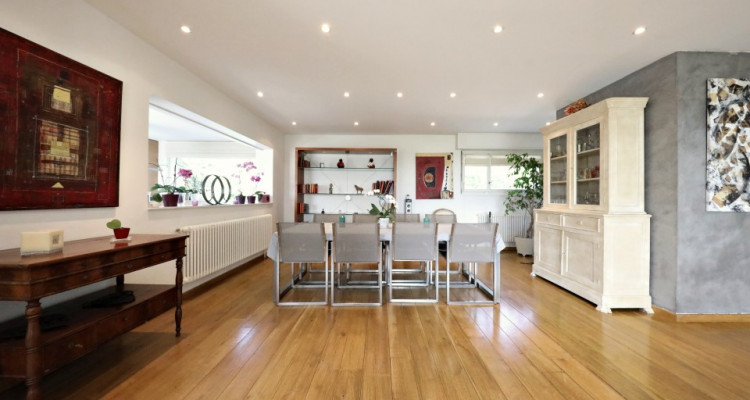 Splendide maison individuelle / Vue imprenable - 5 chambres - Piscine image 4