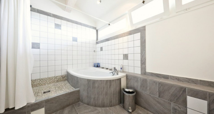 Splendide maison individuelle / Vue imprenable - 5 chambres - Piscine image 7