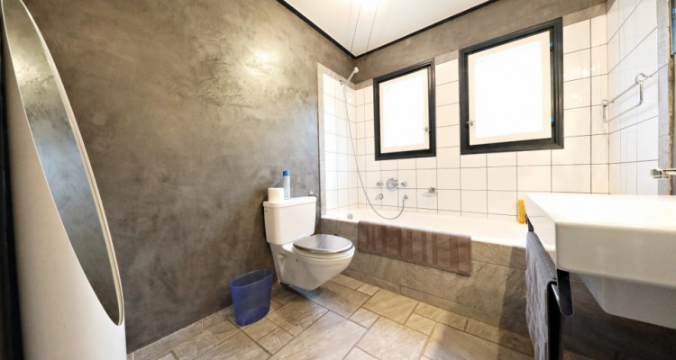 Splendide maison individuelle / Vue imprenable - 5 chambres - Piscine image 9