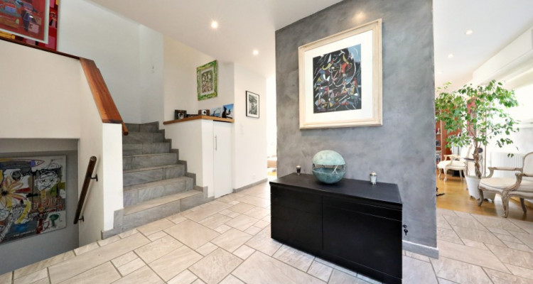 Splendide maison individuelle / Vue imprenable - 5 chambres - Piscine image 12