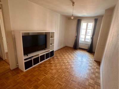 Appartement 2,5 pièces situé à Carouge. image 1