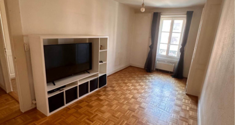 Appartement 2,5 pièces situé à Carouge. image 1