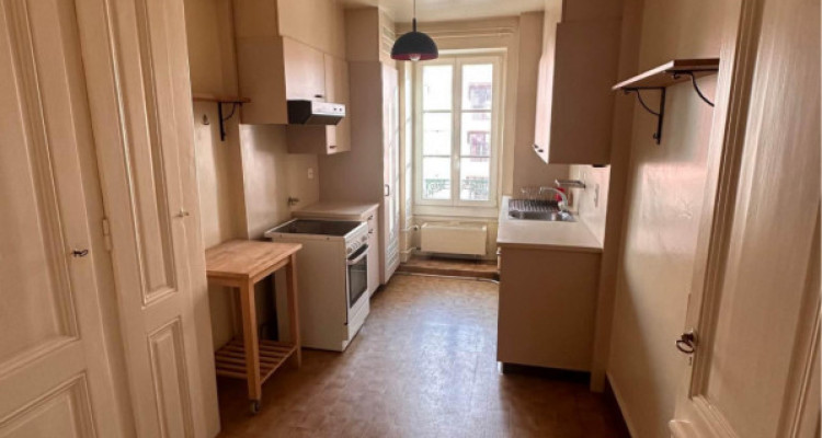 Appartement 2,5 pièces situé à Carouge. image 2