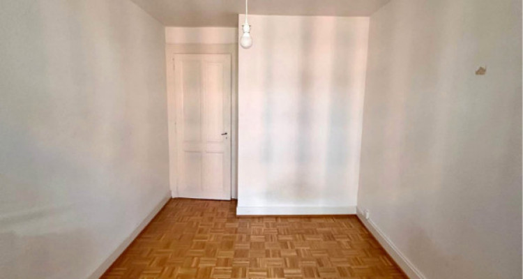 Appartement 2,5 pièces situé à Carouge. image 4