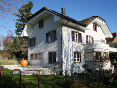 belle maison familiale cossue en bordure de village image 1