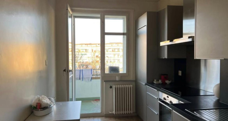 Appartement de 4,5 pièces au 5ème étage localiser à Genève 1202 image 3