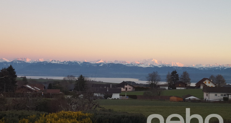 Belle maison jumelée avec vue imprenable sur le lac et les Alpes image 2