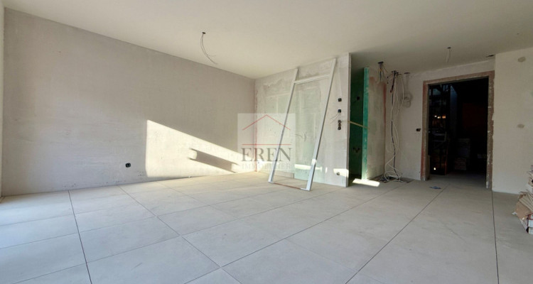 Grand studio avec balcon nord de 7,5 m2 (A24) image 1