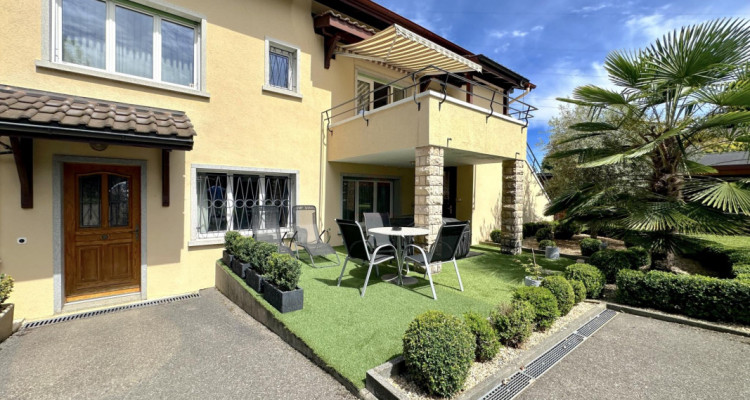 Maison avec Jardin, Terrasse et Espace de Vie Extérieur image 12