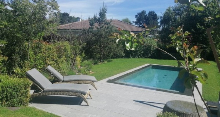 Belle villa jumelle avec piscine à Versoix libre en Octobre  image 1