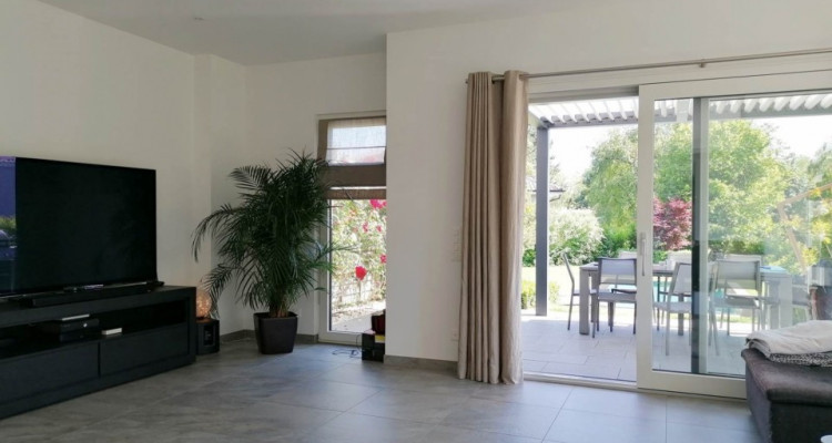 Belle villa jumelle avec piscine à Versoix libre en Octobre  image 3