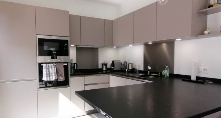 Belle villa jumelle avec piscine à Versoix libre en Octobre  image 4