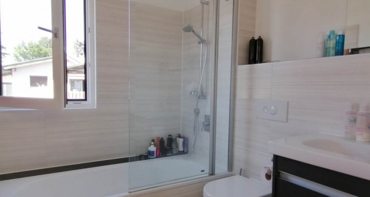 Belle villa jumelle avec piscine à Versoix libre en Octobre  image 5