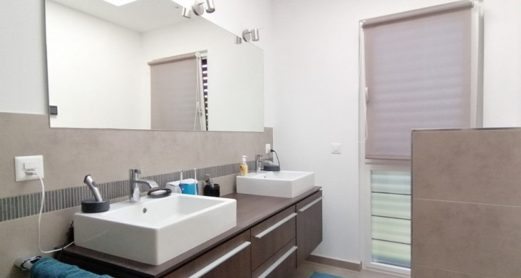 Belle villa jumelle avec piscine à Versoix libre en Octobre  image 9