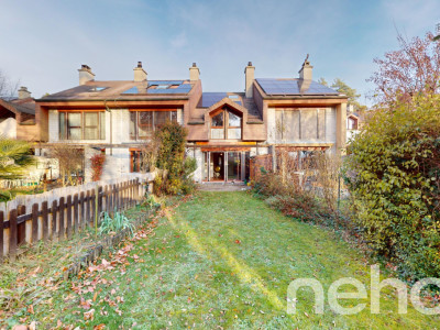 Maison contiguë avec terrasse et jardin, emplacement idéal - à rénover image 1