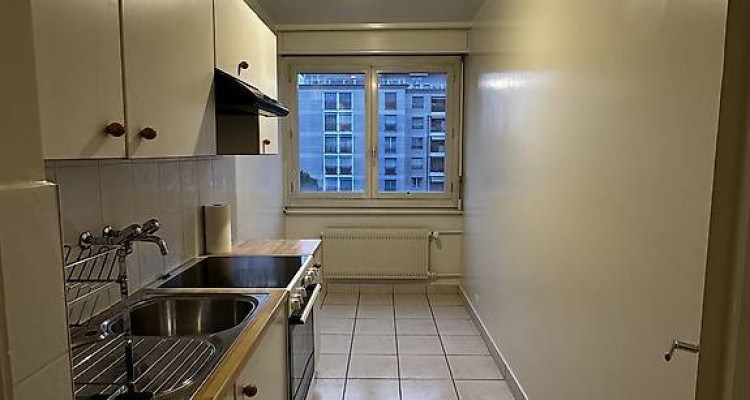 Appartement de 3 pièces au 4ème étage localiser à Genève 1205 image 3