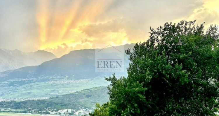 Spacieuse et lumineuse villa 4,5 pièces récente aux finitions de qualité et magnifique vue dégagée image 1