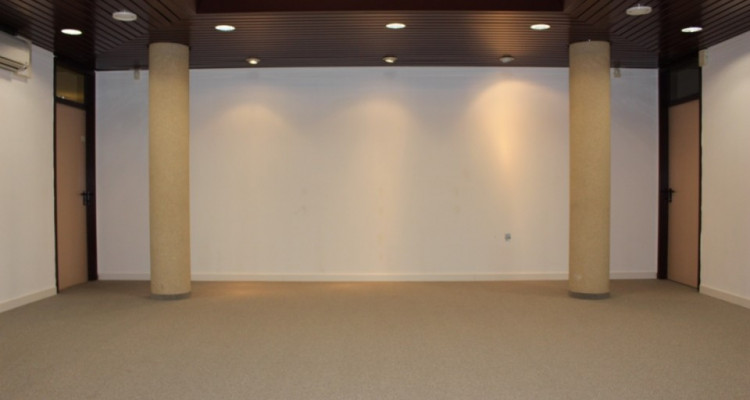 Bureau indépendant et lumineux de 32m2 + salle de réunion agencée image 6
