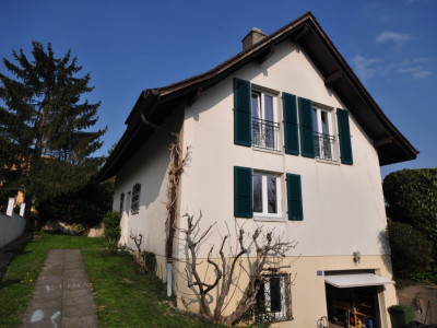 Chambre spacieuse à louer dans belle villa au cœur de Gland image 1