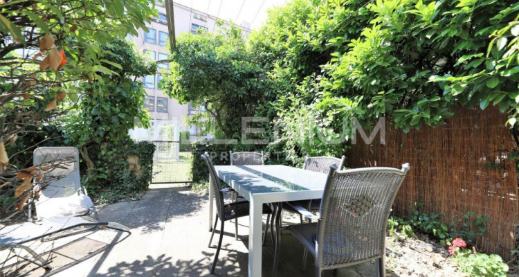 Appartement duplex rénové de 5.5 pièces avec jardin à Genève image 8