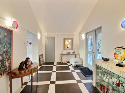 SUPERBE VUE AU CALME DANS QUARTIER RESIDENTIEL image 7