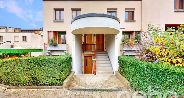 Triplex lumineux avec toit-terrasse et vue sur les montagnes image 1