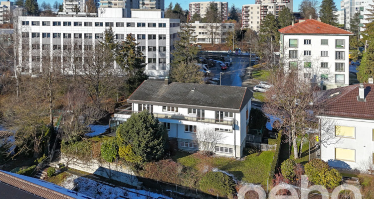 À Fribourg! Villa individuelle de 3 appartements à rénover image 4