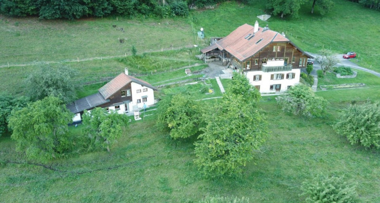 Cadre et panorama dexception pour ce magnifique domaine! image 1