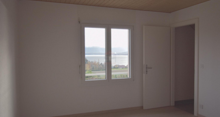 Duplex lumineux avec vue lac à Dully : 4 chambres, balcon et garage image 10