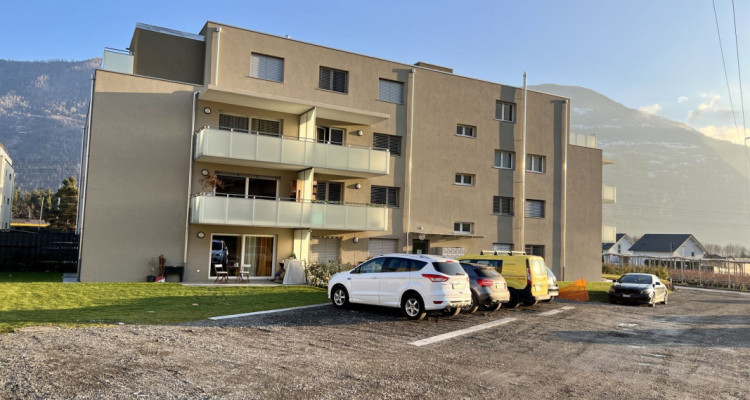 Studio récent au 1er étage avec balcon de 8m2 avec 1 place de parc image 8