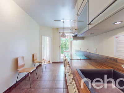 Entouré de verdure image 4