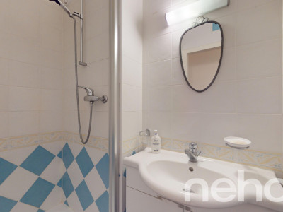 Entouré de verdure image 9