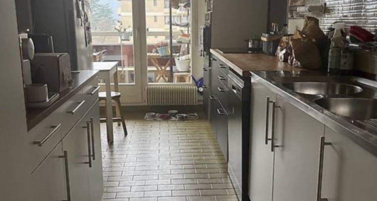 Appartement de 5 pièces au 4ème étage localiser à Chêne-Bourg 1225 image 2