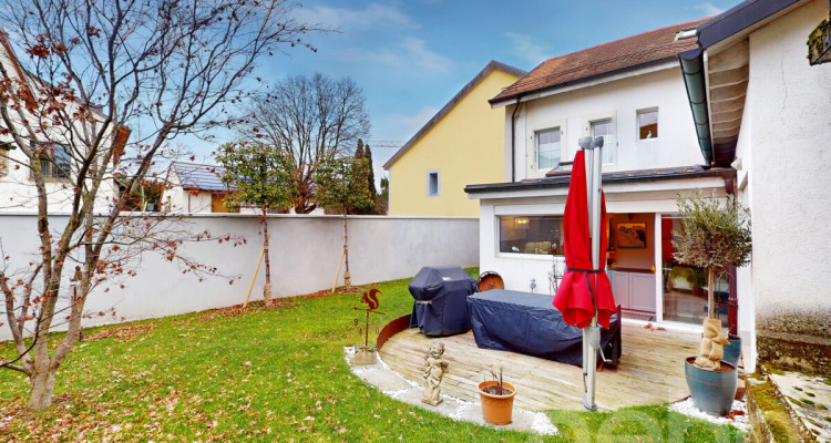 Maison de village avec jardin, rénovée avec goût image 1