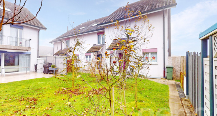 Grosszügiges Reihenmittelhaus an ruhiger Lage in Lengnau image 2