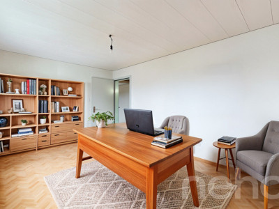 Très bel appartement de 4.5p en dernier étage avec balcon et vue! image 8