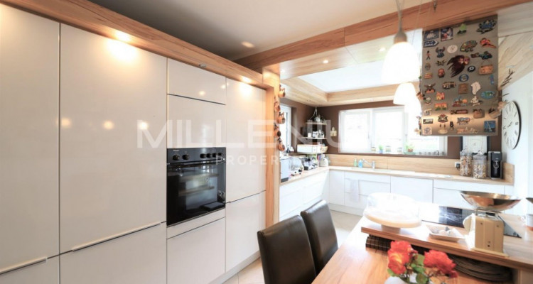 Belle maison de 9 pièces avec piscine à Founex image 4