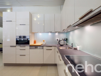 Grosszügiges und vollvermietetes Mehrfamilienhaus mit Gewerbeeinheit image 8